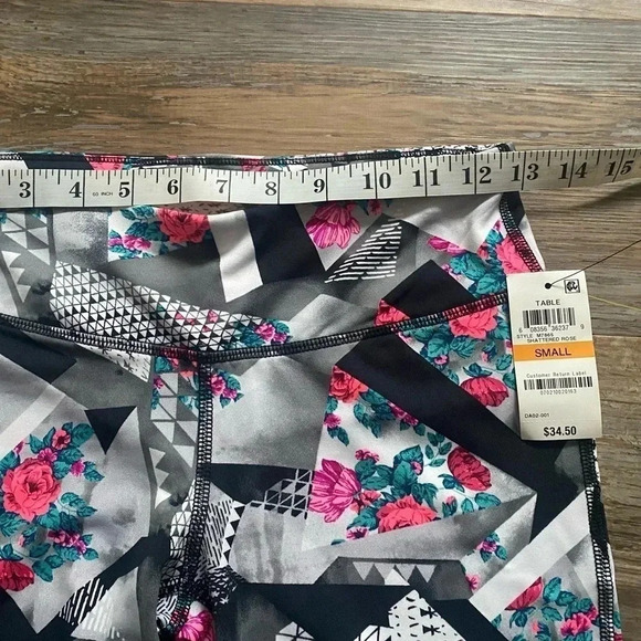 Material Girl Active Leggings NWT small Rose Print Black Mesh - Picture 4 of 5